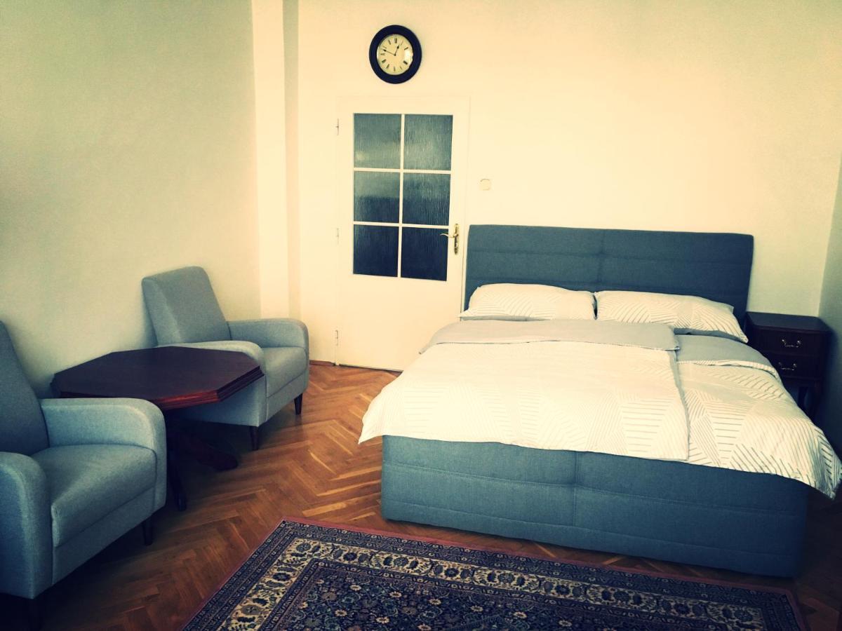 Apartment Anna Vysehrad プラハ エクステリア 写真